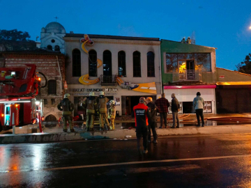 Balat'ta bulunan oyuncak müzesi alev alev yandı (Geniş Haber)