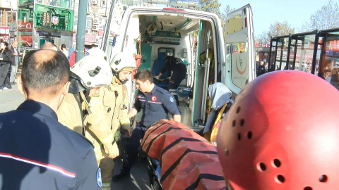 (Geniş haber) 4. Levent metro istasyonunda intihar girişimi: Seferler iptal oldu, ulaşım kilitlendi