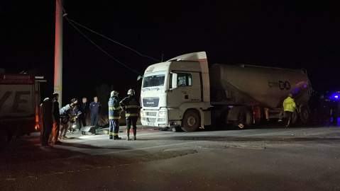 Yolun karşısına geçmek isterken çimento tankerinin çarpmasıyla öldü