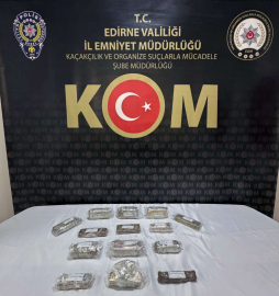 Kapıkule'de 33,5 milyon lira diğerinde 25 kilo külçe altın ele geçirildi