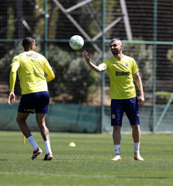Fenerbahçe, Olympiacos maçı hazırlıklarına ara vermeden başladı