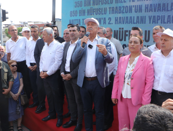 'Adana Şakirpaşa Havalimanı kapatılmasın' eylemi