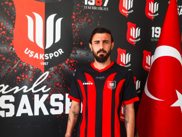 Uşakspor'da imza şov