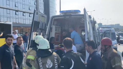 İstanbul - Küçükçekmece'de metrobüs kazası: 1 ölü 50 yaralı (Ölenin fotoğrafıyla geniş haber)