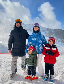 Fahriye Evcen-Burak Özçivit çifti, çocukları ile kayak tatilinde