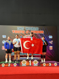 Milli halter Fatmagül Çevik, dünya şampiyonu