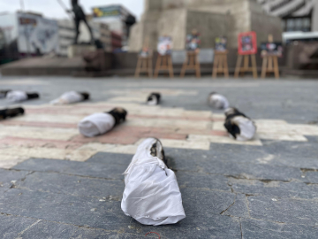 Ankara- Öğretim görevlisinden Gazze için kefenli protesto /Video eklendi