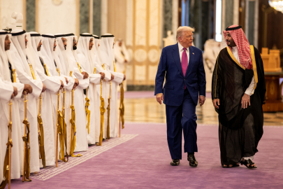 Beyaz Saray: Başkan Trump, Suriye Cumhurbaşkanı Şara ile Suudi Arabistan'da görüşecek