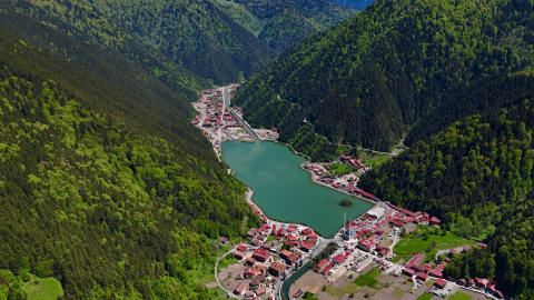 Uzungöl’de yoğun trafiğe, otopark ve ring sistemi