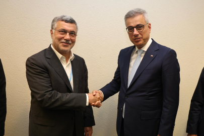Bakan Memişoğlu, İran Sağlık Bakanı Zafergandhi ile bir araya geldi