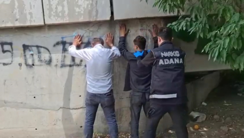 Adana'da uyuşturucu kullanan 45 kişiye suçüstü /Video eklendi