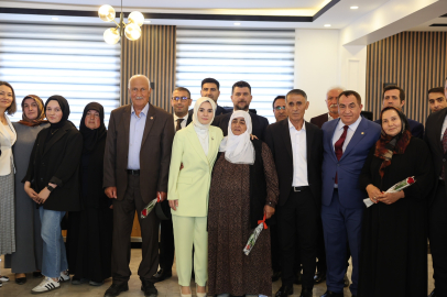 Bakan Göktaş, şehit ailelerine 'Terörsüz Türkiye'yi anlattı