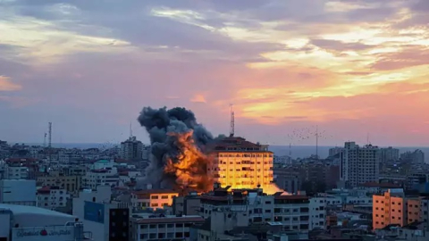 İsrail'den Yemen'deki Hudeyde Limanı'na saldırı