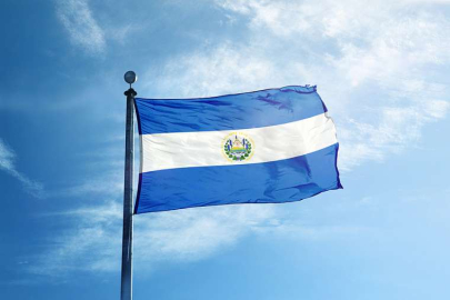 El Salvador'da devlet başkanına sınırsız adaylık yolunu açan yasa teklifi meclisten geçti