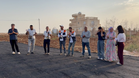 Midyat’ta 50 yıl sonra mahallelerine dönen Yezidiler, asfalt sevincini halayla kutladı / Ek fotoğraflar