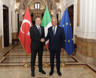 İçişleri Bakanı Yerlikaya, İtalyan mevkidaşı Piantedosi ile görüştü / Video eklendi