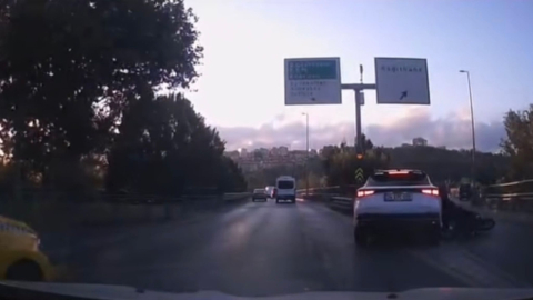 İstanbul - Kağıthane’de cip, motosiklete çarptı: 2 yaralı