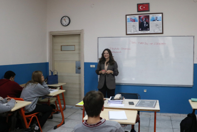 Mezun olduğu liseye öğretmen oldu